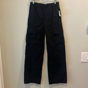 🆕 Old Navy - girls baggy wide leg cargo pants.  Size XXL.  Color is black